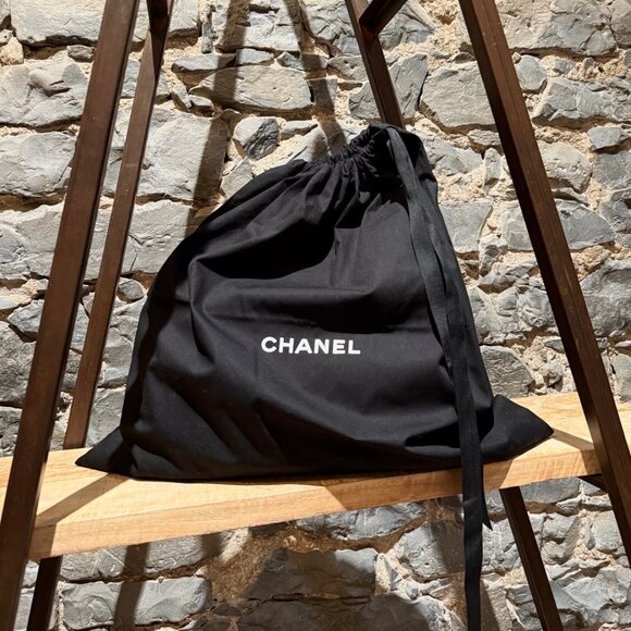 Chanel Black Calfskin Leather Medium 22 Hobo Bag W/ Pouch - Picture 15 of 16